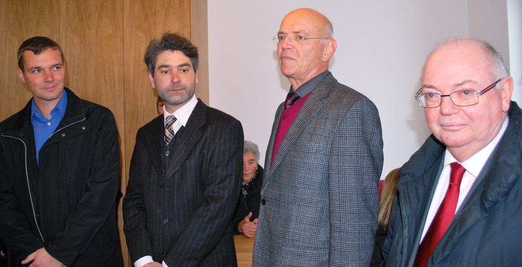 DSC_0010a-1 B__rgermeister Wolfgang R__mmele_ Pfarrer Josef Schwab_ Bernhard Ruetz und Martin Ruff von L__ndlebau.jpg