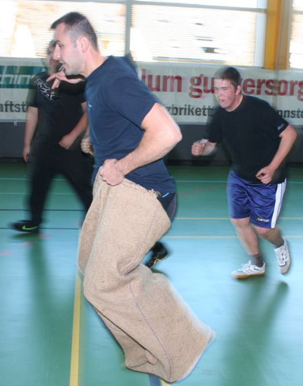 Auner16aSack_jpg-1352060819