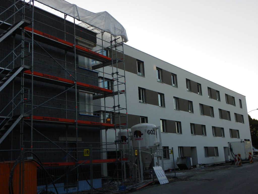 116_1473_JPG-1352417937