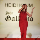 Februar 2010: Heidi Klum präsentiert ihre Schwangerschaftsmode
