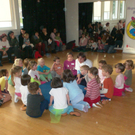 Kinderturnen mit Fit und Locker-Frosch Hopsi Hopper
