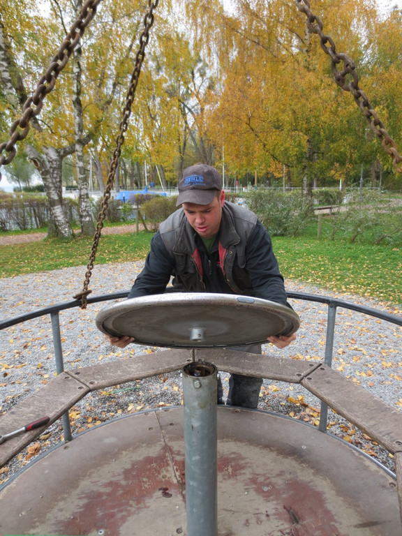 Spielplatz Reparatur Fessler 2012 _2__jpg-1352660826