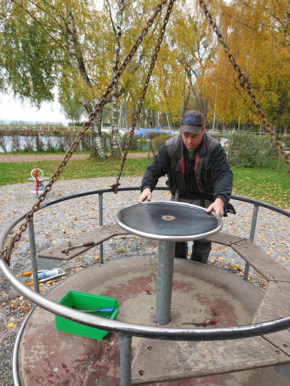 Spielplatz Reparatur Fessler 2012 _3__jpg-1352660831