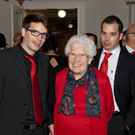 Ahna Josefine Bitsche mit ihren Enkeln Joachim und Simon_jpg-1352791045
