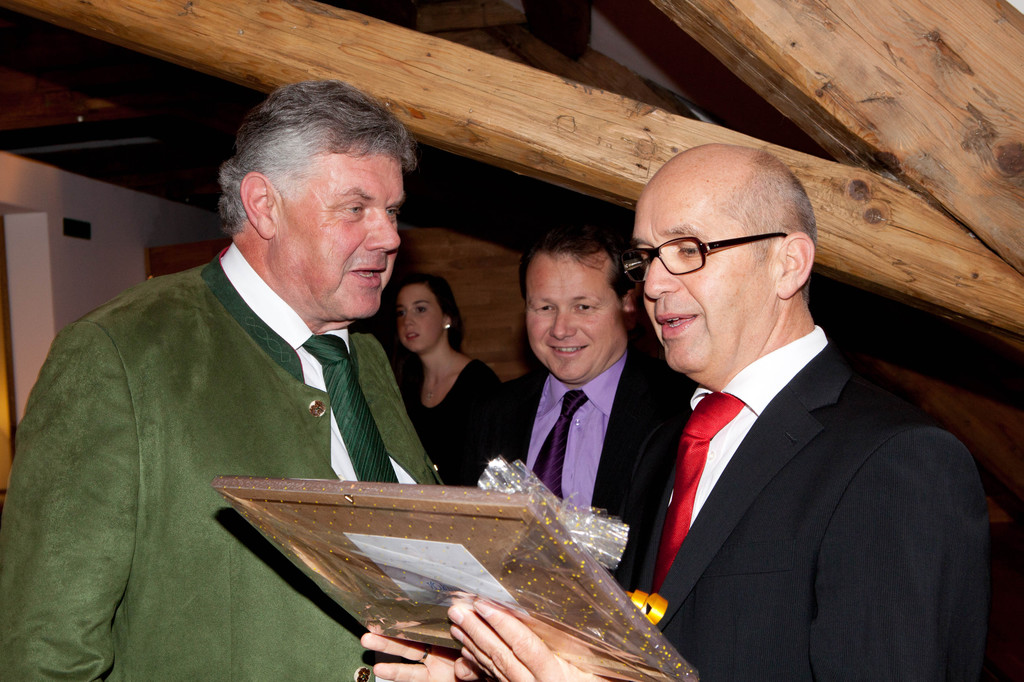 B__rgermeister Mandy Katzenmayer gratuliert_jpg-1352791054