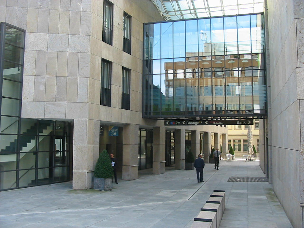LLB_JPG-1352791754