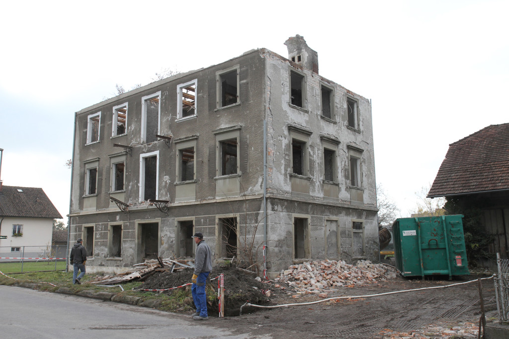 12Holz36_AbbruchVII_jpg-1352962124