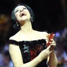 Als Höhepunkt des Abends bot Sopranistin Angela Gheorghiu “Habanera” aus der Oper “Carmen” von Georges Bizet und “I Could Have D