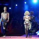 Nackte Haut wurde auch gezeigt