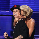 bieber kiss.jpg