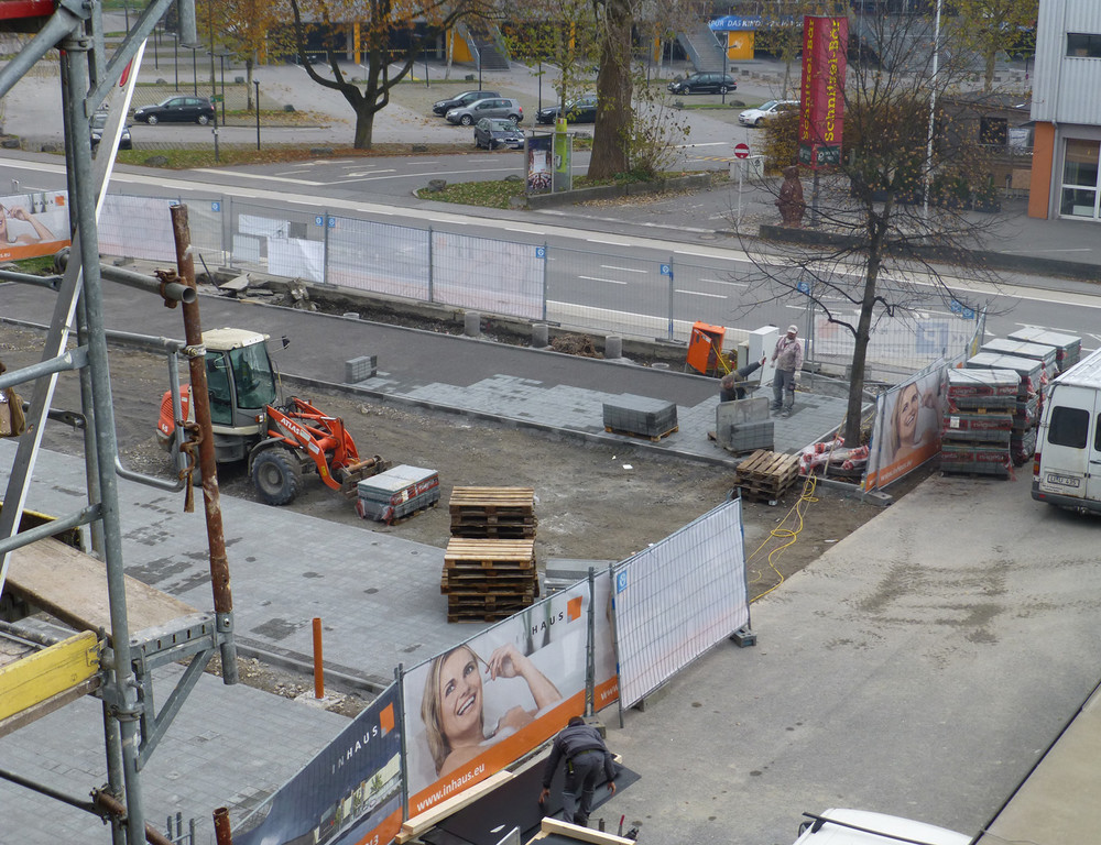 Inhaus3e_jpg-1353403936