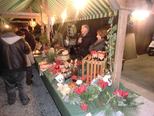 Adventm__rktle 2011_Bastelrunde 2.JPG