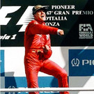 Schuhmacher gewinnt in Italien es ist der erste Sieg eines Ferrari in Monza seit 1988 er gewinnt insgesamt 3 rennen in der s.jpg
