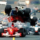 Michael Schumacher gewinnt das erste rennen das in Melbourne stattfindet nach einem crash von  ralf schumi und rubens barich.jpg