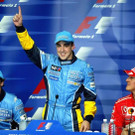 beim zweiten GrandPrix in Malaysia sorgte ein Jungspund f__r Aufregung Fernando Alonso f__hrt auf die Pole zum Qualifying Sc.jpg