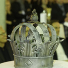 Die original Kupferkrone des Traditionsstandortes findet auch im neuen Kronenhaus einen würdigen Platz.