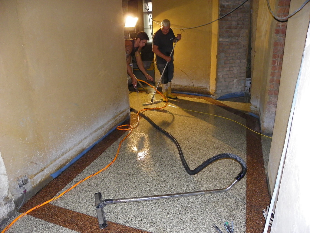 115_7953_JPG-1353715394