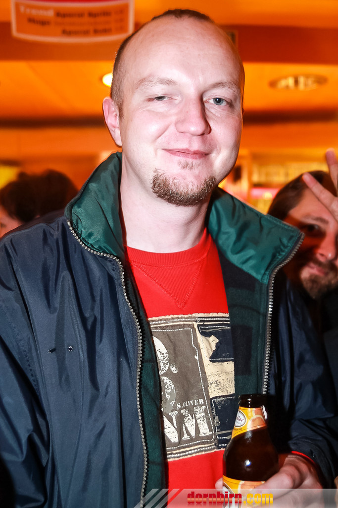 12244594.jpg