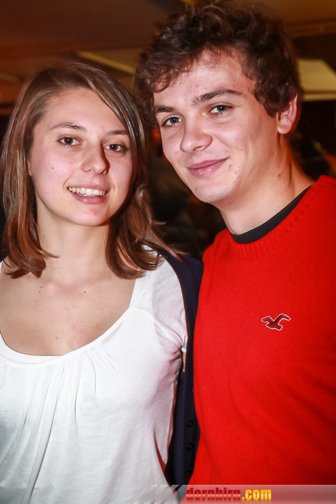 12244587.jpg