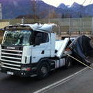Lkw zu hoch für Bahnunterführung