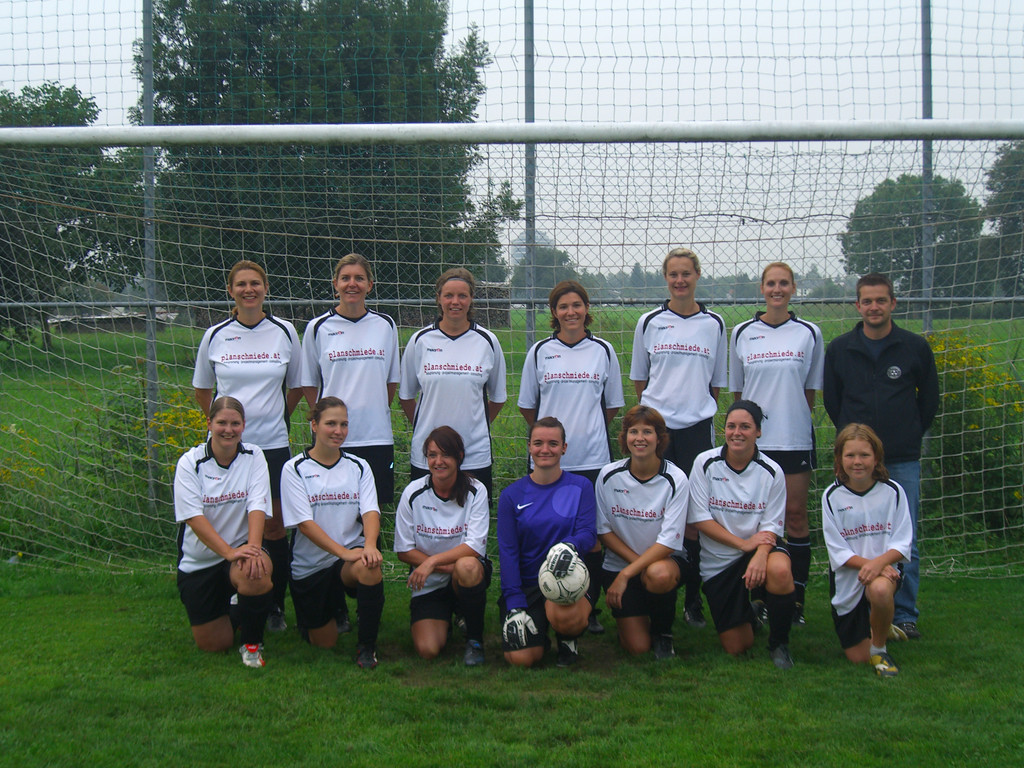 Foto Damenmannschaft.JPG