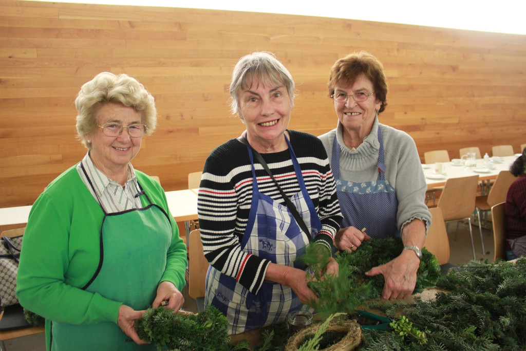 Adventkranzwoche Pfarre 27-11-2012 _8__jpg-1354031538