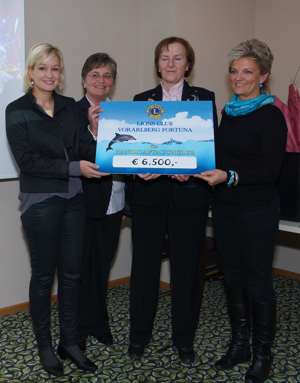 Foto_9_-__bergabe_HTCV_jpg-1354183864