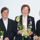 Foto_5_-_LionsMitglieder_mit_Ilga_Sausgruber_jpg-1354184201