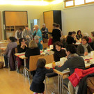 Missionsbazar Menschen Tische_jpg-1354389328