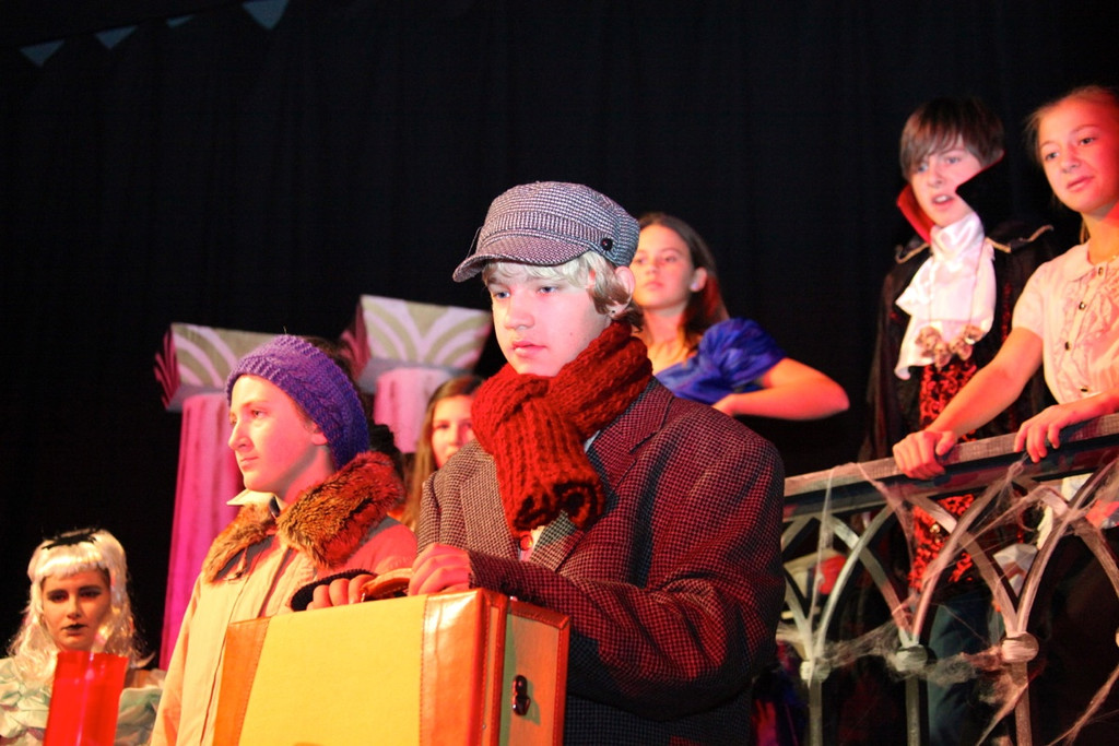 KOE_Theater Vampire G__fis 15_jpg-1354391866