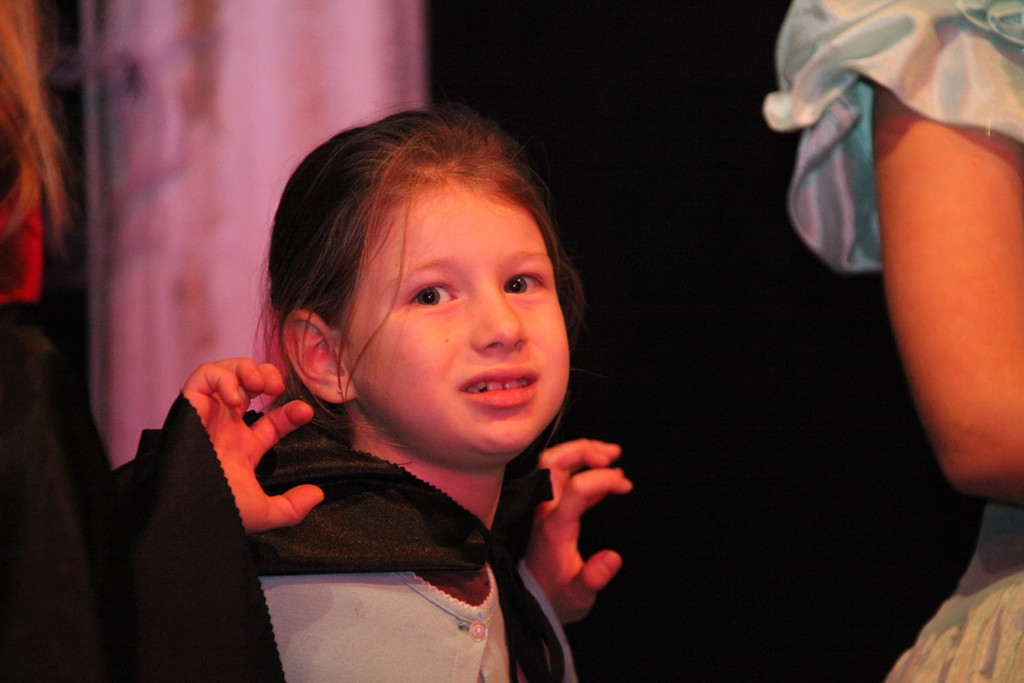 KOE_Theater Vampire G__fis 37_jpg-1354391980