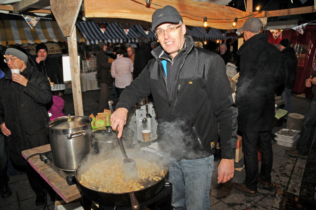 Adventmarkt H__chst 01-12-2012 16_jpg-1354451946