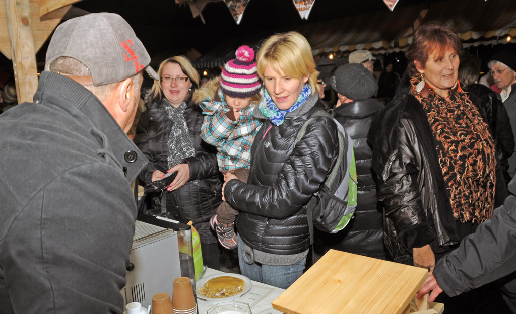 Adventmarkt H__chst 01-12-2012 59_jpg-1354452082