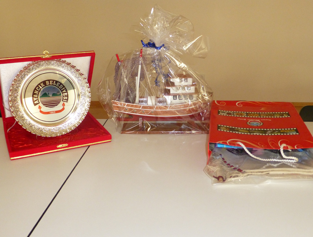 Ayancik24Geschenke_jpg-1354568659