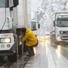 LKW Schneekettenmontage01.jpg