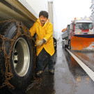 LKW Schneekettenmontage02.jpg