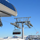 Photvoltaiksesselbahn_Bergstation Huettenkopfbahn mit integrierten Photovoltaikmodulen.JPG