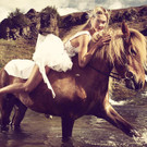 MDSS-Island-Pferdeshooting-Julia-Sat1-Oliver-Gast_gallery_350.jpg