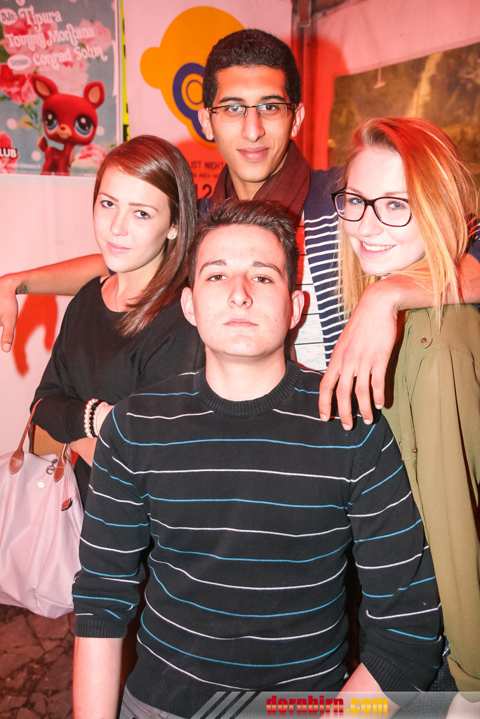 12391905.jpg