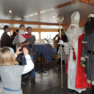   Erinnerungsfoto mit dem Nikolaus   