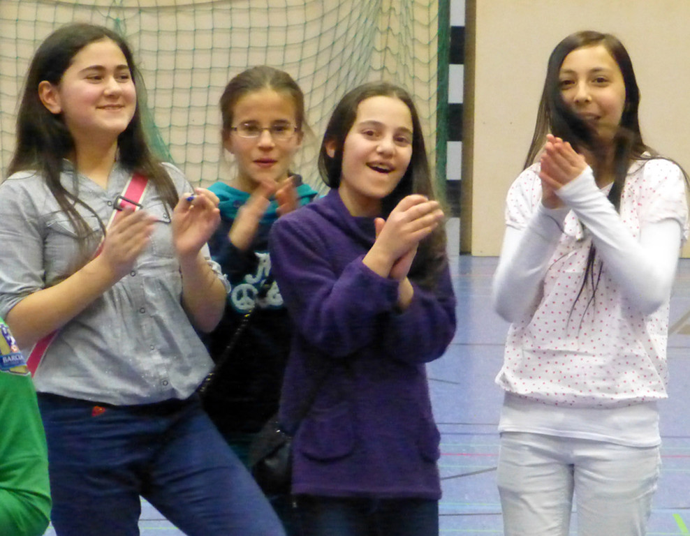 VS-Ball11Fans_jpg-1355758868