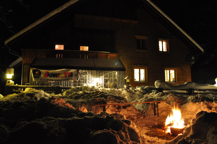 Wintercamp-Lagerfeueridylle auf 1200 Meter.jpg
