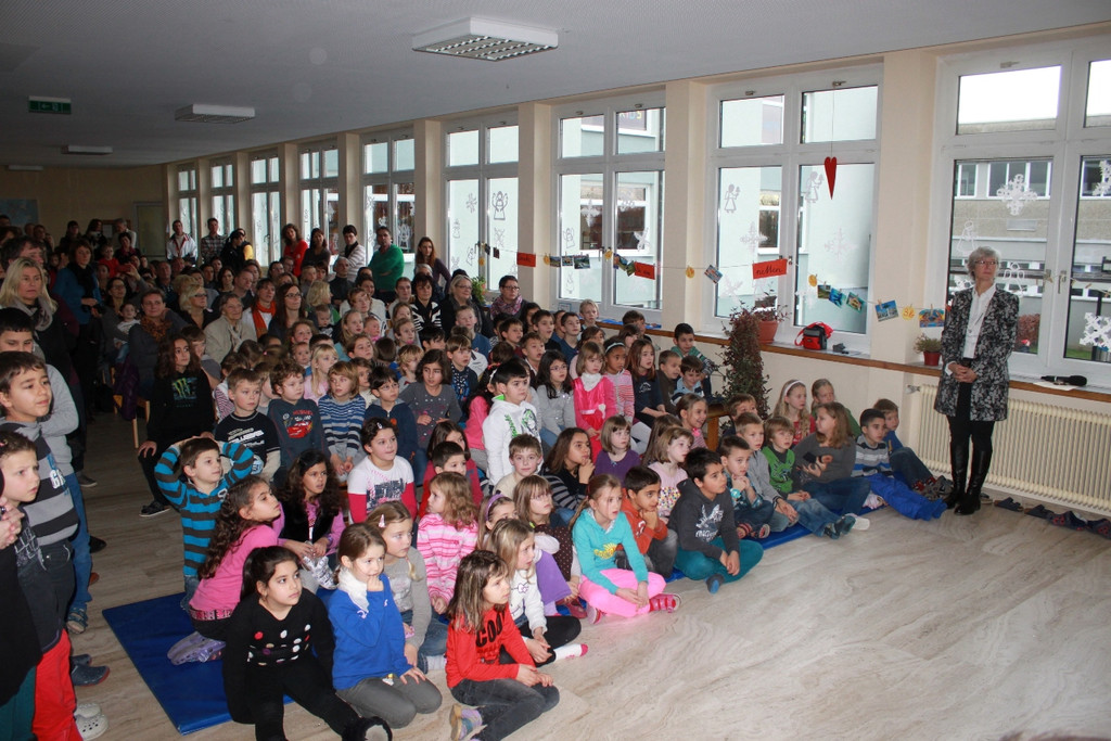 Volksschule Weihnachtsfeier 2012 _3__jpg-1356108323