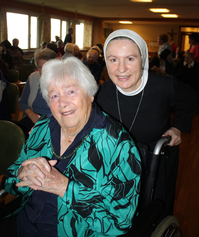 Jesuheim Weihnachtsfeier 20-12-2012 _23__jpg-1356108992