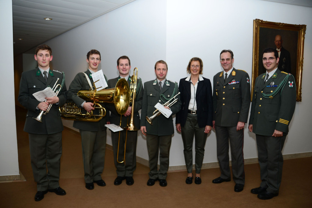 2012_12_21_Weihnachtsblaeser_MilMusik_01_jpg-1356112449