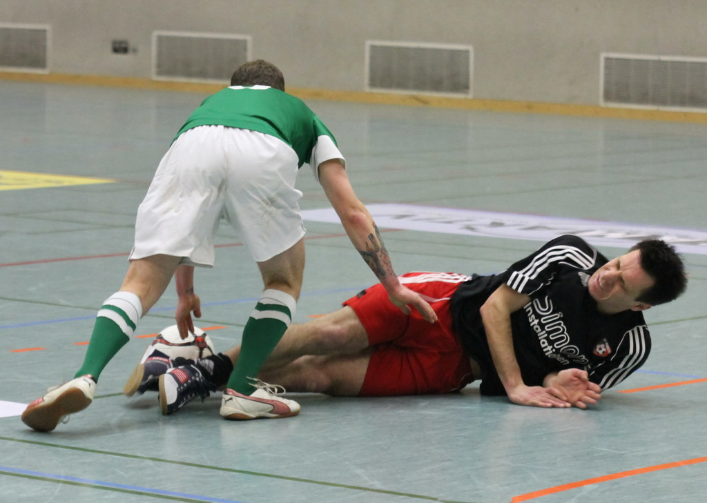 m__derkicker markus moder am boden gegen sulz_jpg-1356166901