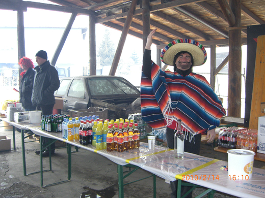 2010_02_14_ Faschingsumzug Turnhalle 012.jpg