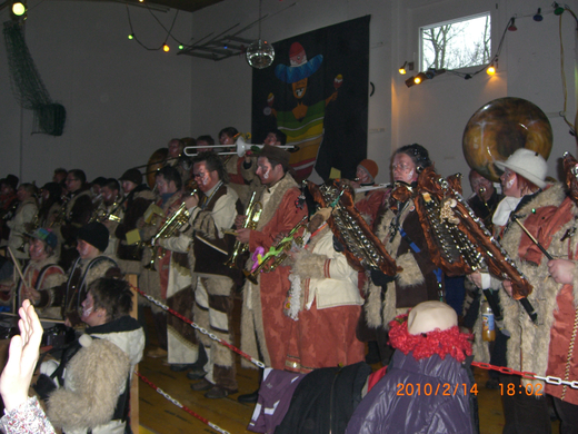 2010_02_14_ Faschingsumzug Turnhalle 085.jpg