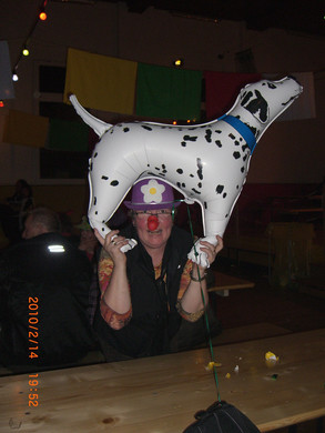 2010_02_14_ Faschingsumzug Turnhalle 142.jpg