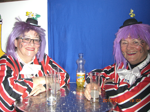 2010_02_14_ Faschingsumzug Turnhalle 119.jpg